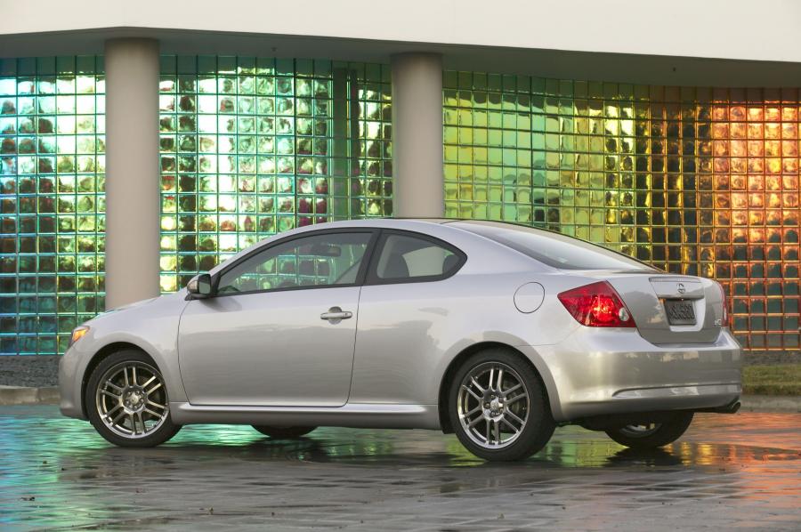  Scion tC 2005 года  (фото 40 из 130)